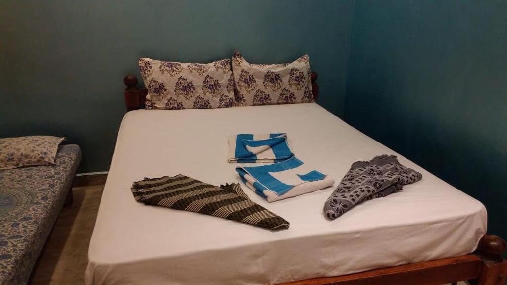 La Gabriell Beach Inn 卡兰古特 外观 照片