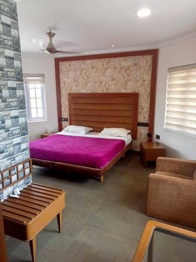 La Gabriell Beach Inn 卡兰古特 外观 照片